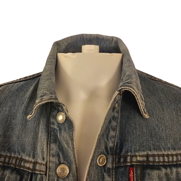 Levi's Classic Blue Denim Trucker Jacket Size‎ Medium - Picture 3 of 8